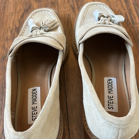 BRAND NEW STEVE MADDEN ANNABETH LOAFERS SIZE 7
‼️PRICE IS NOW FIRM ‼️ - Picture 5 of 6